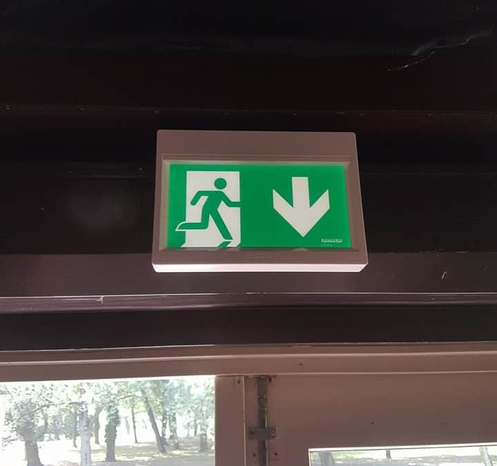 Noodverlichting vervangen